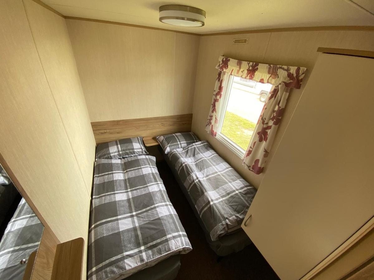 3 Bed 8 Berth Caravan In California Cliffs - M1 Great Yarmouth Exterior foto